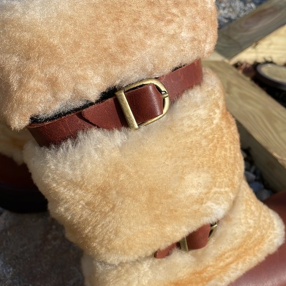 UGG Lilyan Boots - Picture 13 of 15